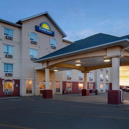 Days Inn By Wyndham Довсон-Крік Екстер'єр фото