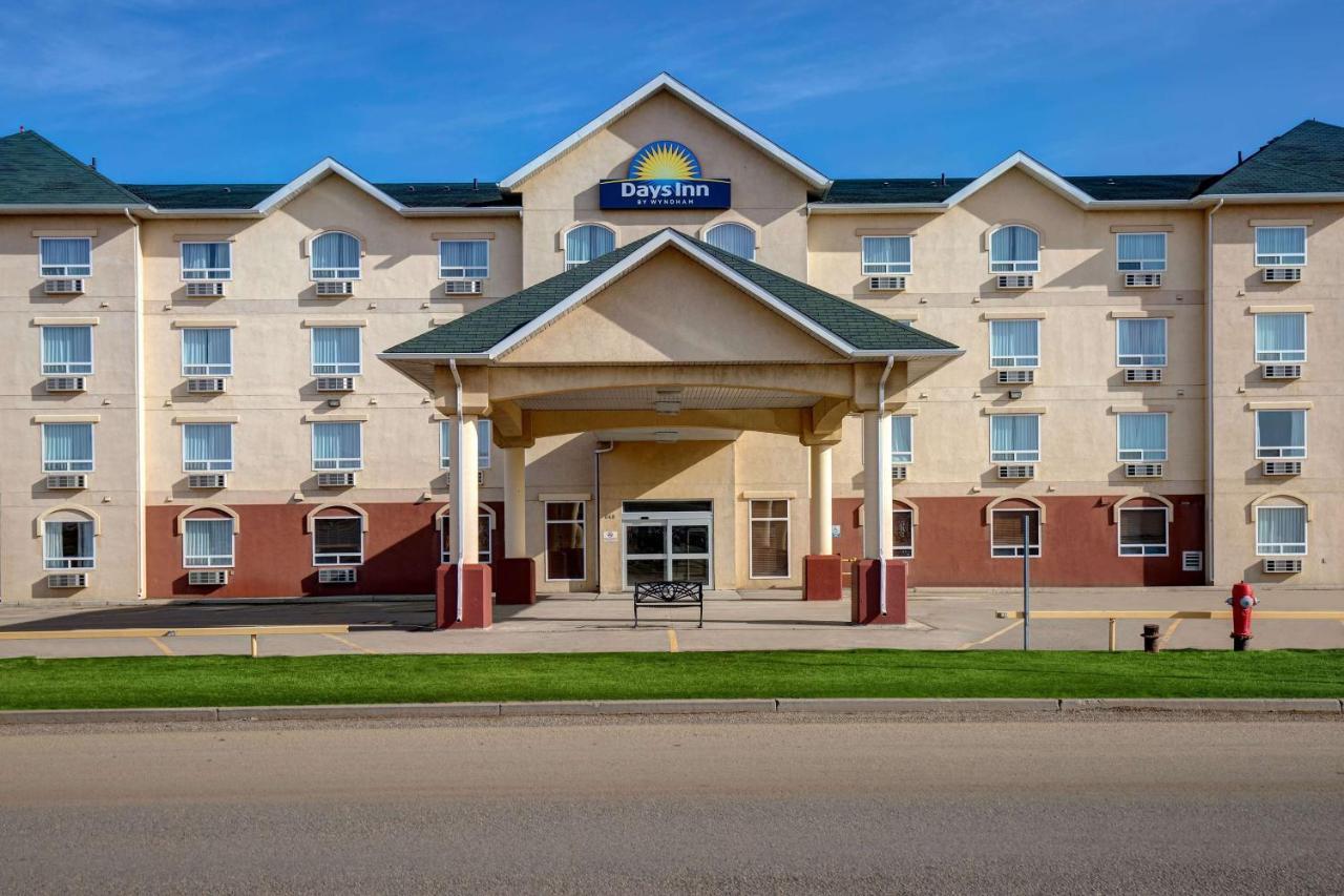 Days Inn By Wyndham Довсон-Крік Екстер'єр фото